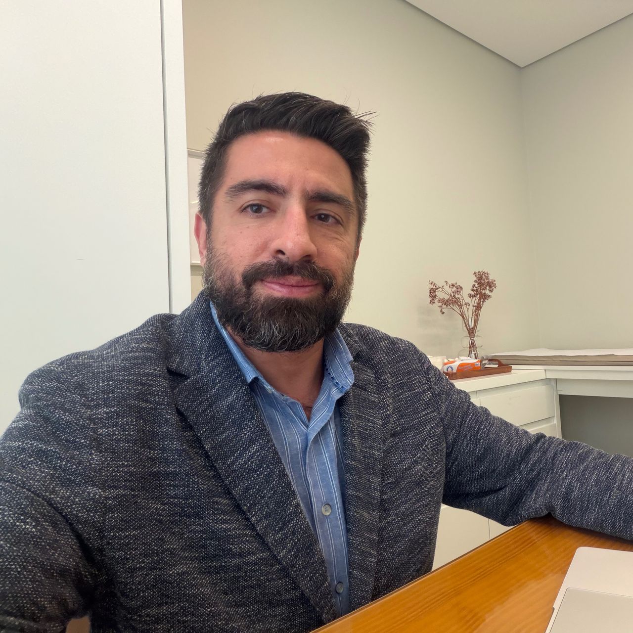 Dr. Khaled Ahmed Taha Neto, urologista